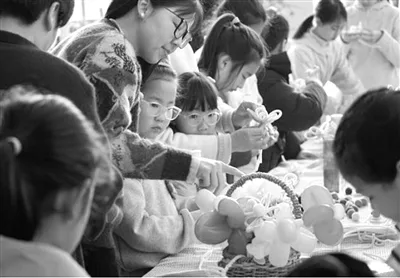 纸页阅读碰撞生活美学 “温图流水席”迎来超万读者