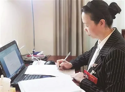从“笋娘”到全国人大代表 泥土里长出的 农民“代言人”