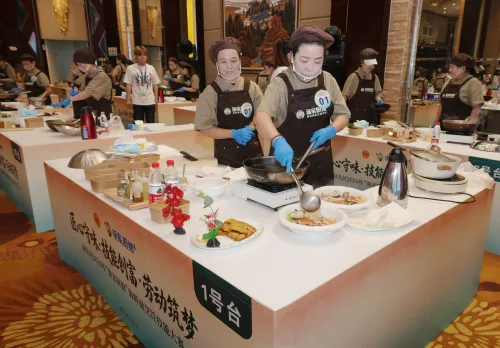 渔家厨娘同台竞技 这碗洞头海鲜面“味正浓”