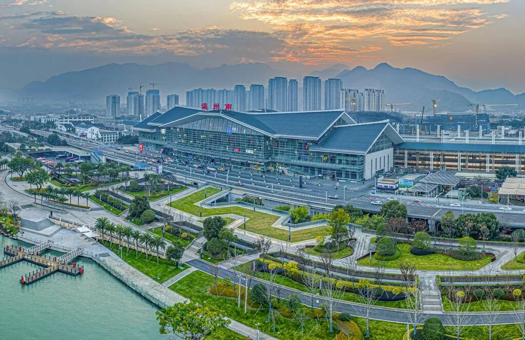 杭温夜间一站直达，南京长沙中长途提速！中秋国庆假期，温州铁路增开23.5对保障出行