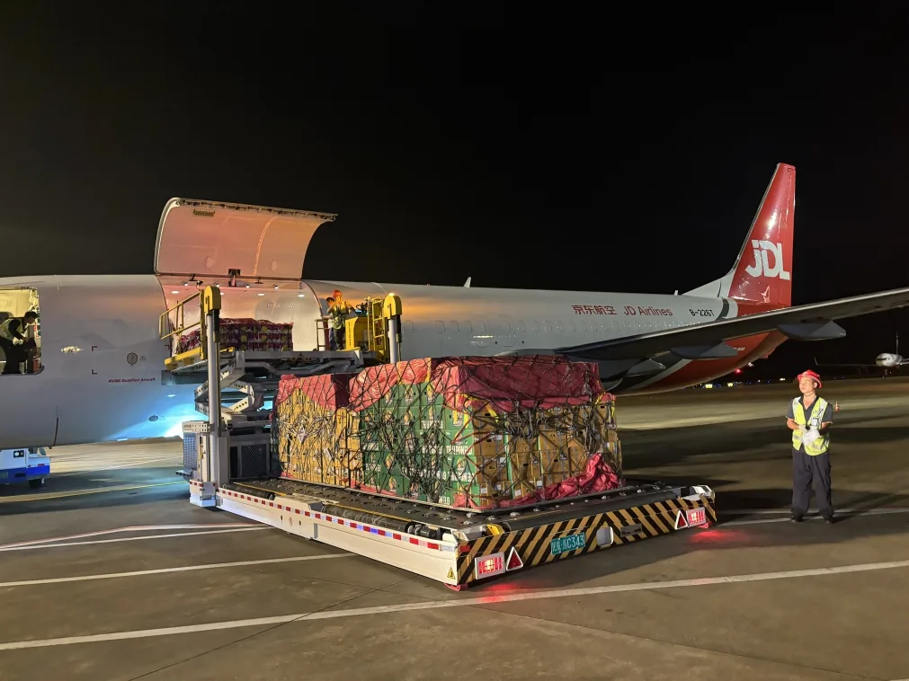 京东航空全货机首航温州 泰国榴莲直达浙南 出港货品直通湾区