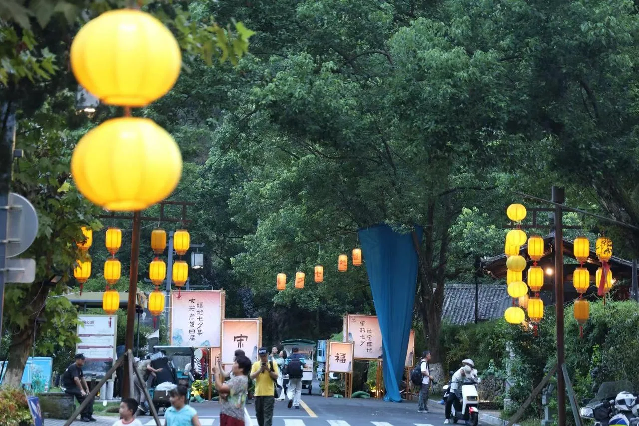 年接待游客超百万人次！藏在千年福地里的山村，把慢生活做成了产业 - 配图5
