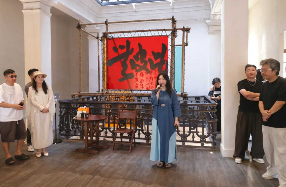 省级文保单位里办首展！张海晓《左右》书法空间美学展启幕