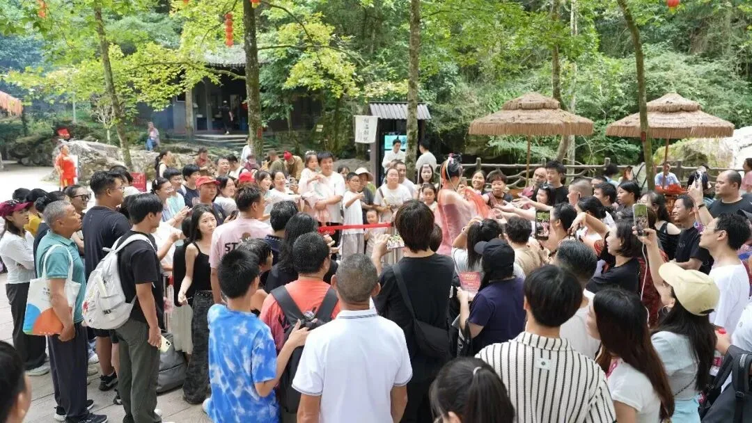 国庆首日人气旺！这个假期，文成超好玩的 - 配图2