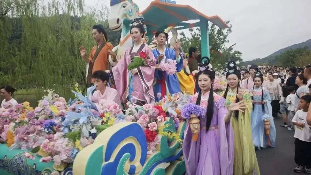温州五天迎客825万人次：假期过半，山海“热”度不减 - 配图5