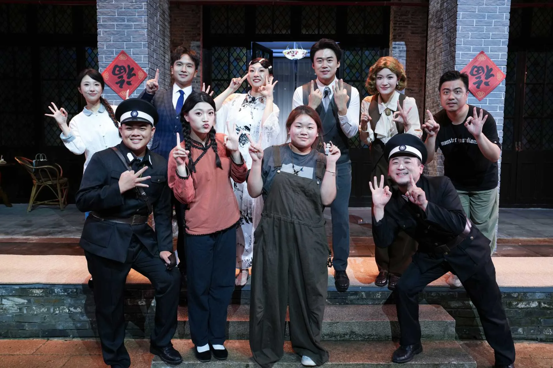 有人连刷13场，有人网上力推！《吴家老宅》连演50场仍一票难求 - 配图5