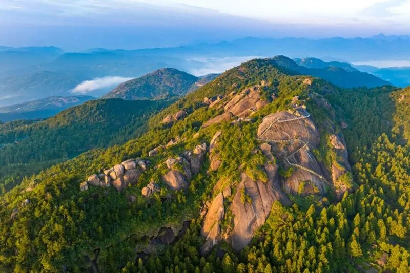 来苍南，登玉苍、访碗窑、逐海露营，解锁浙南山海画卷