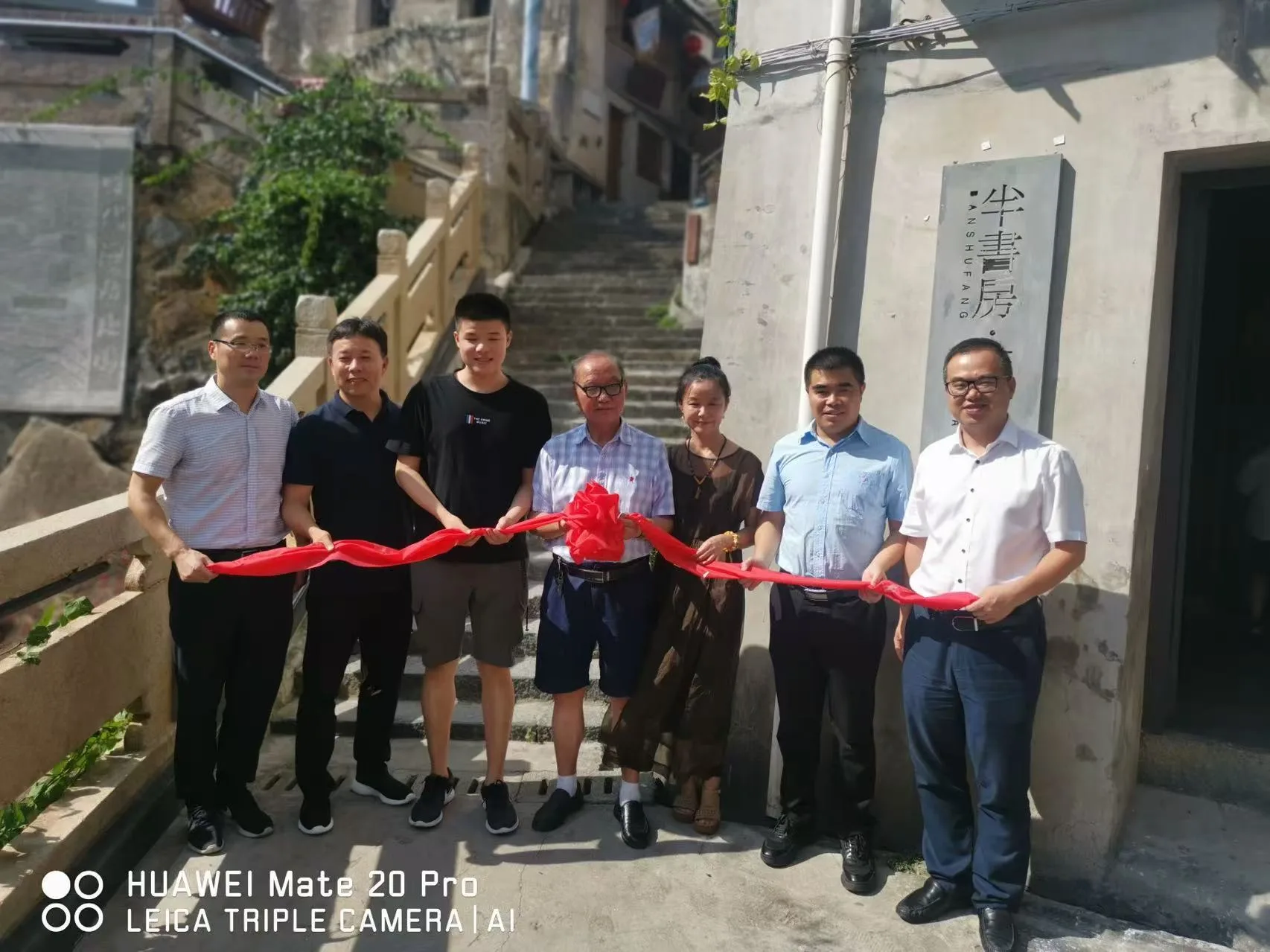“半书房”与小镇共融无尽书香烟火 - 配图4