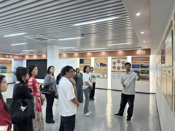 从天山守边讲到无尽蓝绿 拜城苍南平阳三地青年同台宣讲 - 配图3