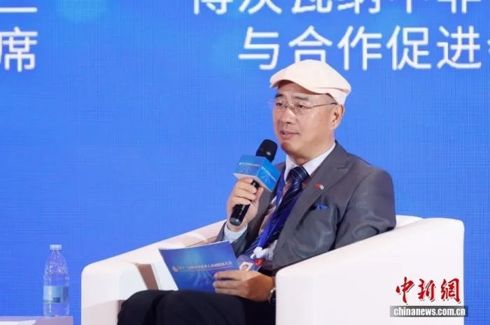 博茨瓦纳侨界代表南庚戌、罗志熙：以民间纽带厚植中博友好根基