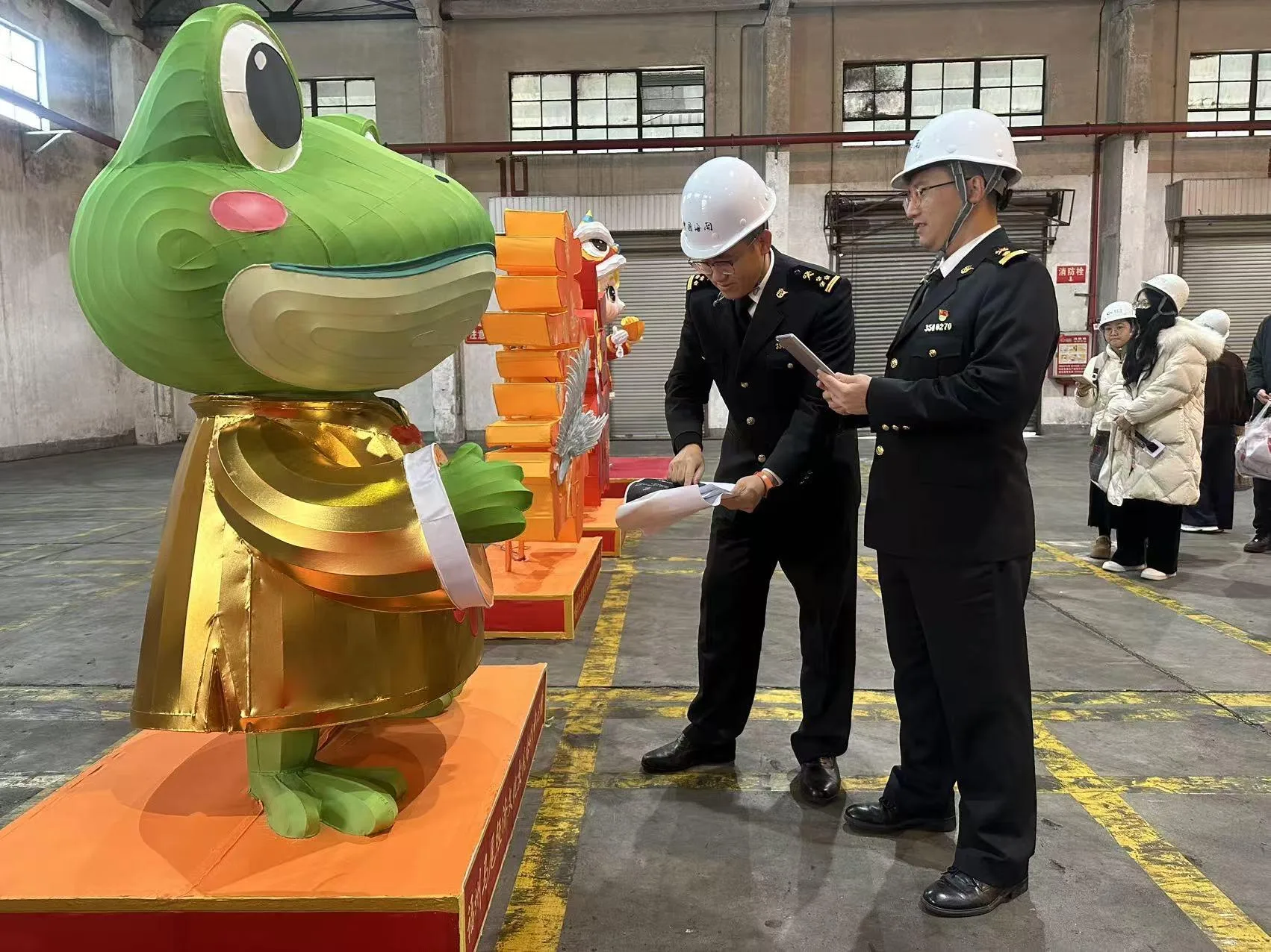 “两马”同春闹元宵 千盏灯笼从福州马尾送往马祖