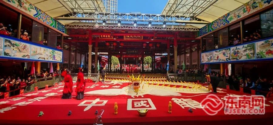 八吨福米拼出108米“米龙” 孝道文化在米香中“蒸腾”