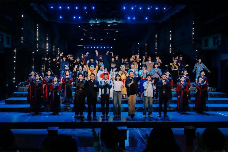 全国首个渐进式折叠脱口秀亮相福州马尾