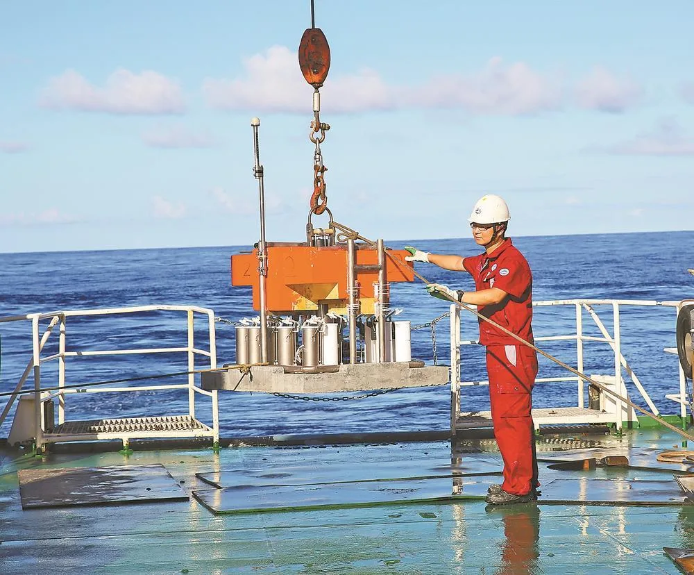 深读 | 破译万米深海的微观密码 社会