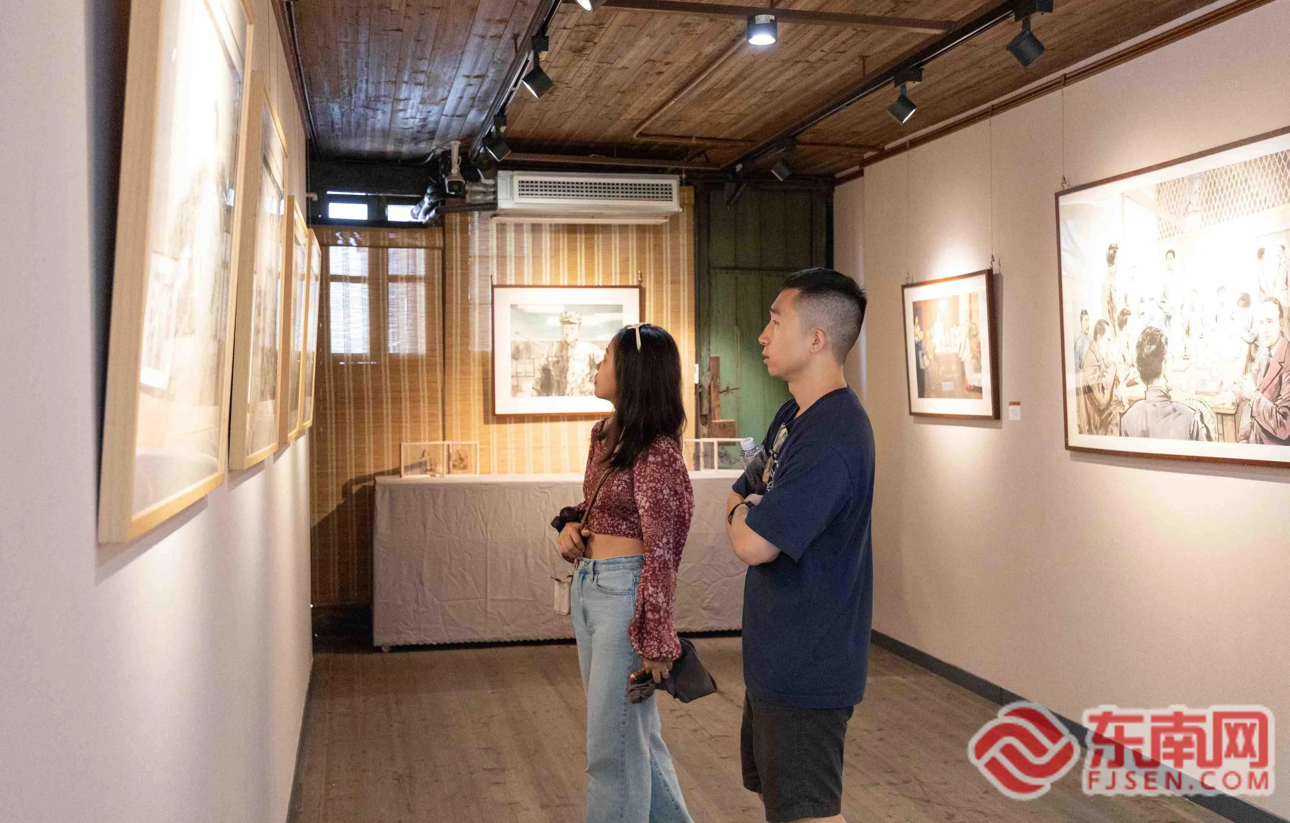 “方寸忆初心——红色经典连环画手稿展”在榕展出