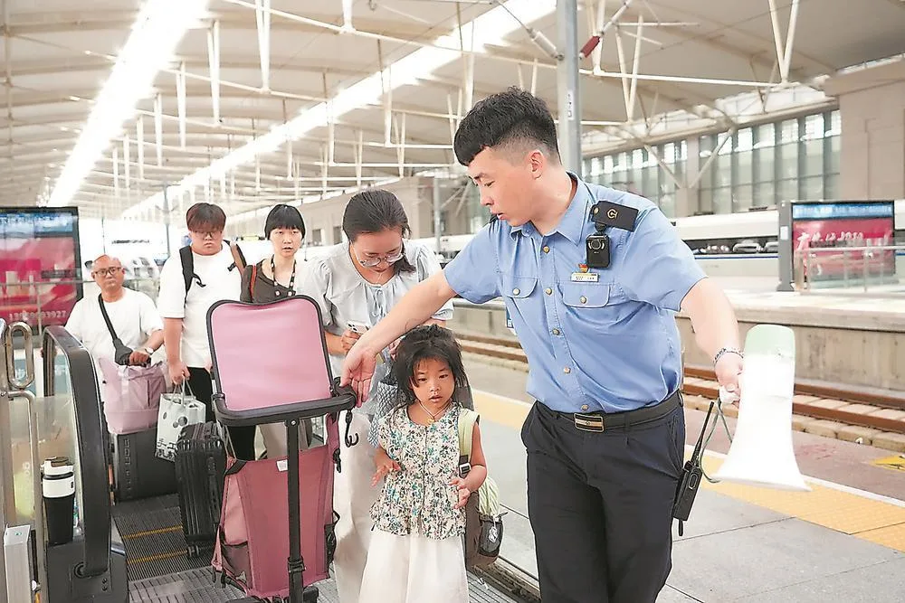 暑运收尾 归途平安 社会