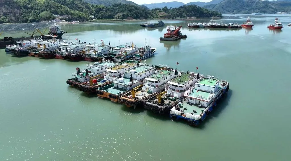 福建海事局启动防台风一级应急响应 57条客渡运航线停航