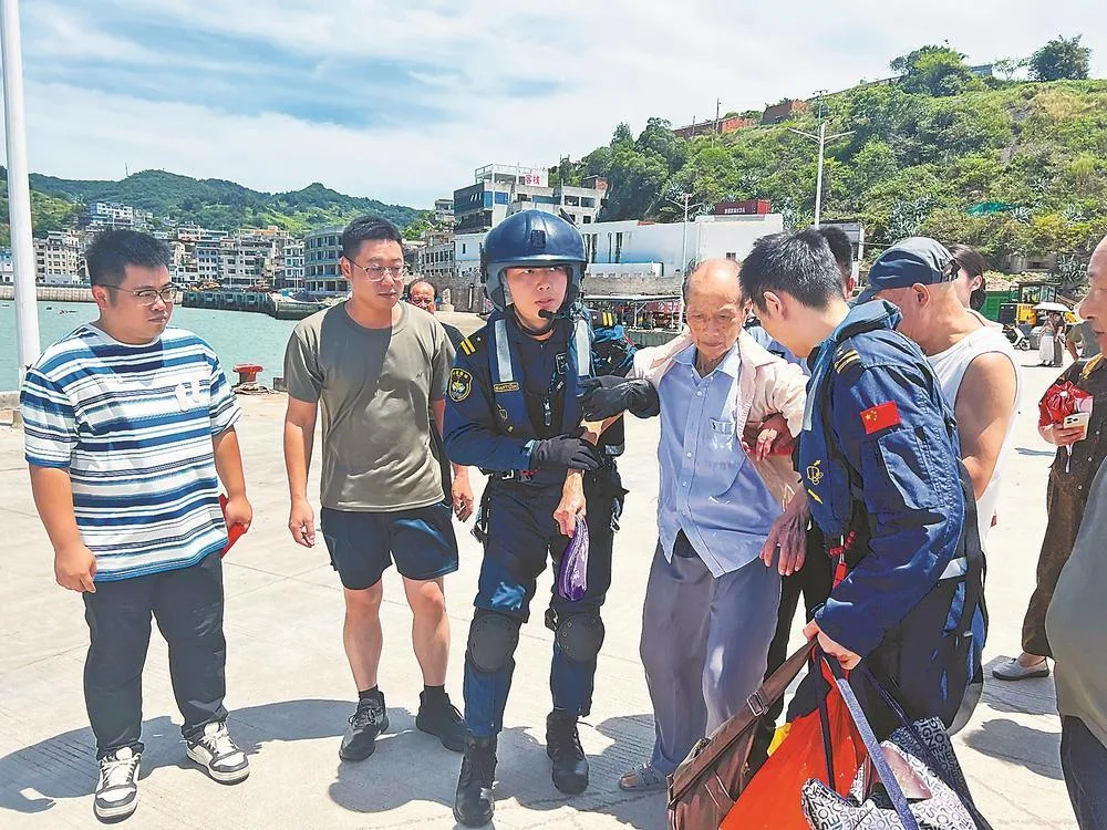 霞浦县：海岛上演“空中生命接力” 社会