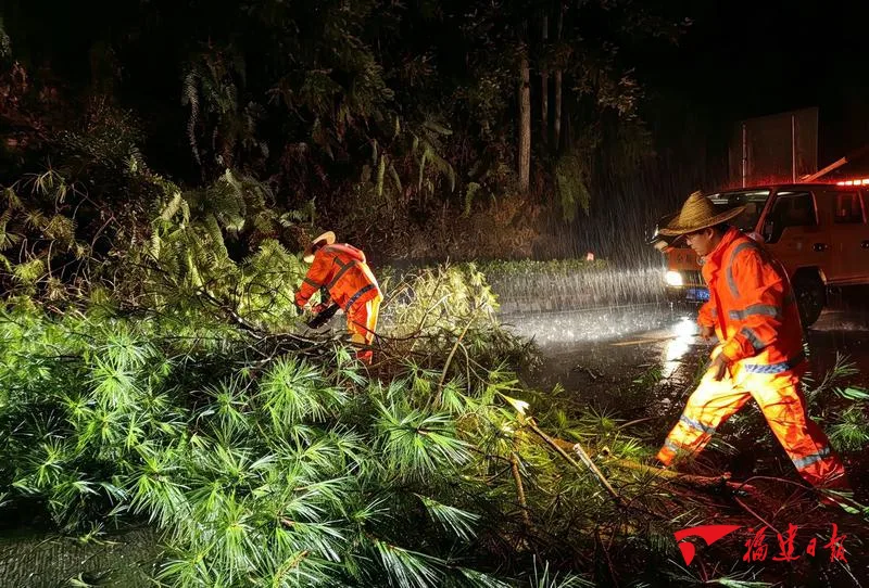 暴雨中的福建，这一幕幕，令人动容！ 社会 - 配图3