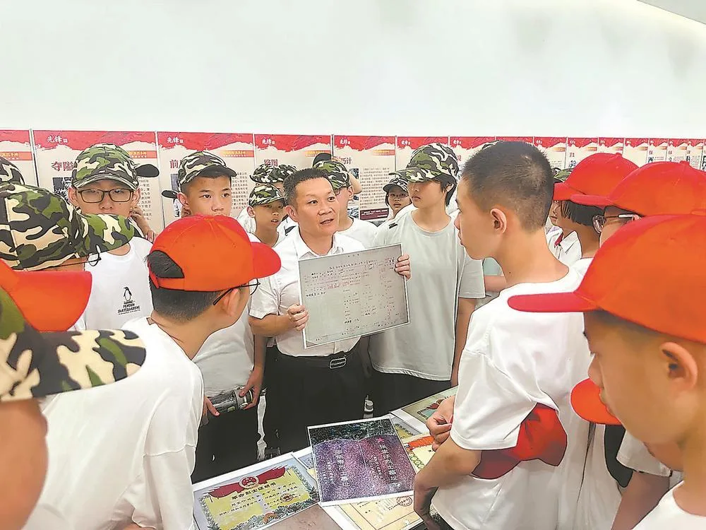 英烈主题展 浸润少年心 文教