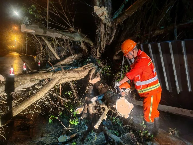 清理224处溜方、抢通百余处受阻路段!福建交通人风雨中坚守 - 配图2