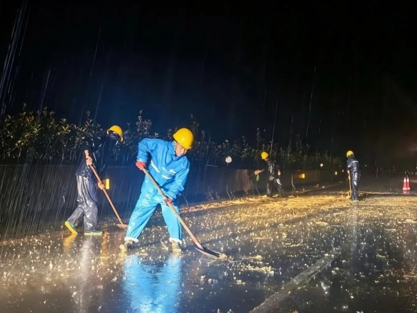 清理224处溜方、抢通百余处受阻路段!福建交通人风雨中坚守 - 配图3
