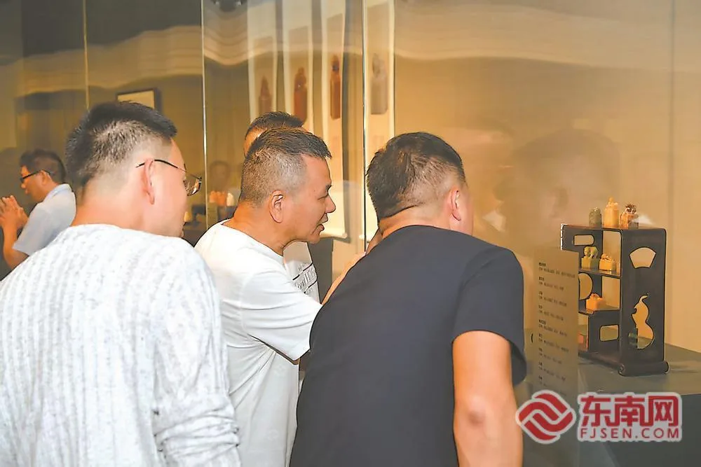 第十一届海峡两岸中青年篆刻作品展启幕 文教