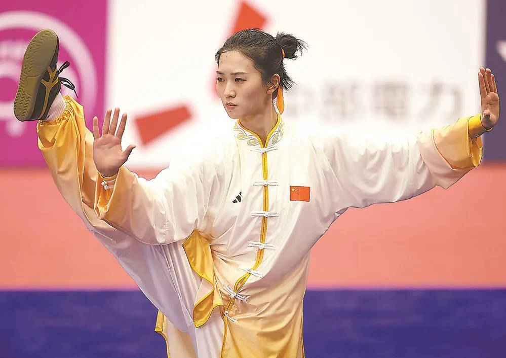 童心卫冕,福建首金!蝉联亚运会武术女子太极拳剑全能冠军 文教