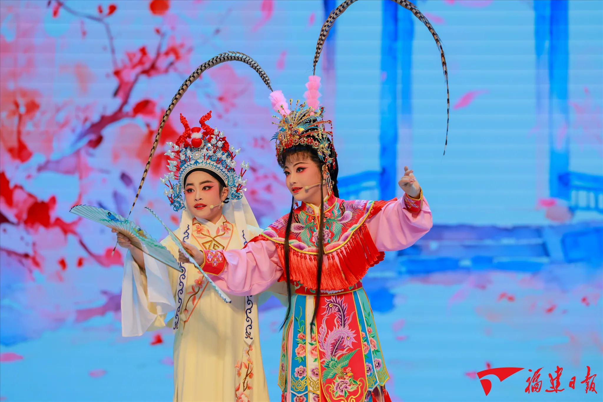 深读|唱念做打间, 他们带着孩子走近戏曲 文教 - 配图8