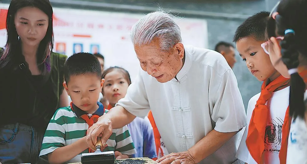 方寸饼花映团圆 文教