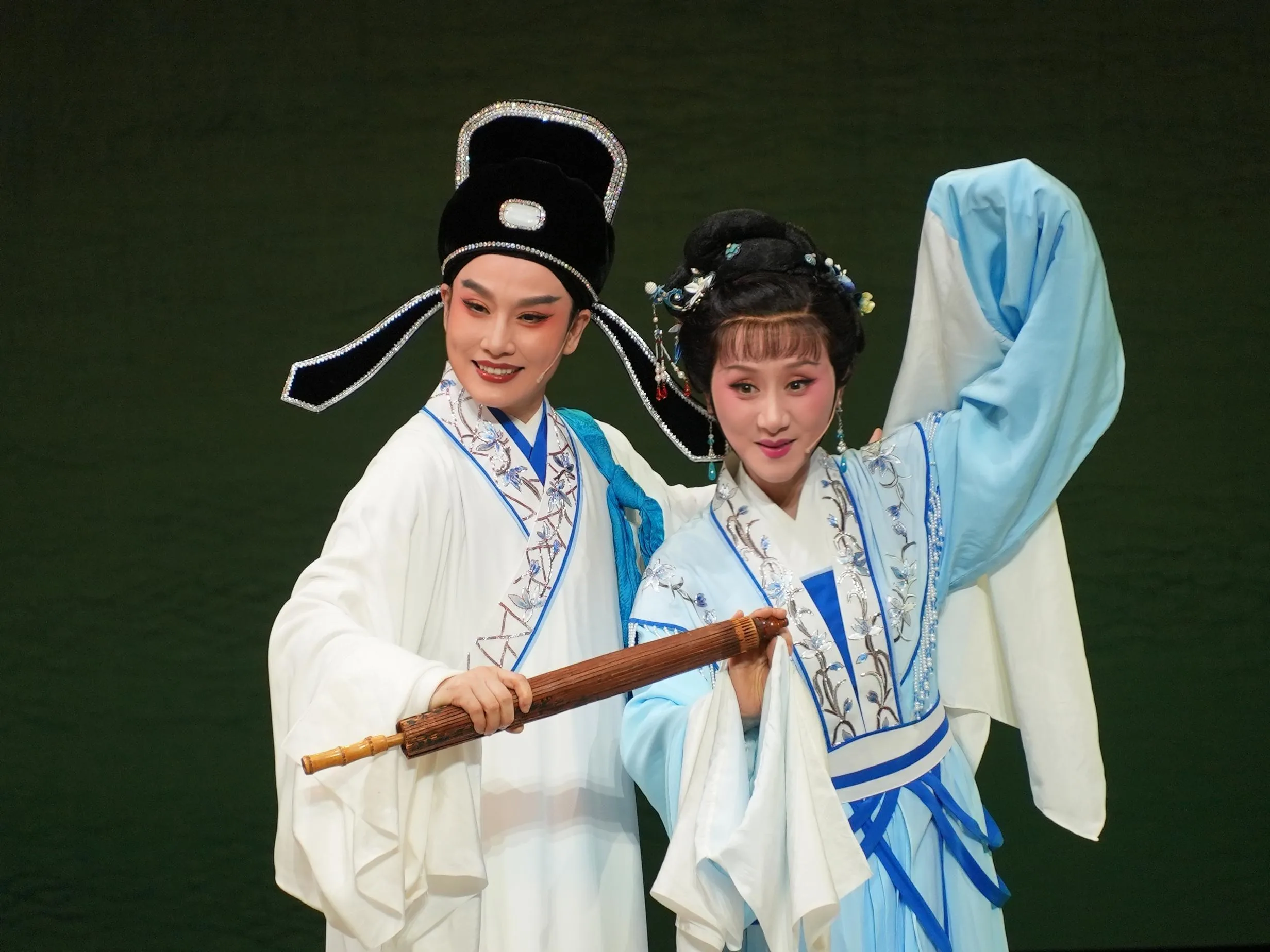 福建芳华越剧院剧目《何文秀》《玉蜻蜓》赴上海演出