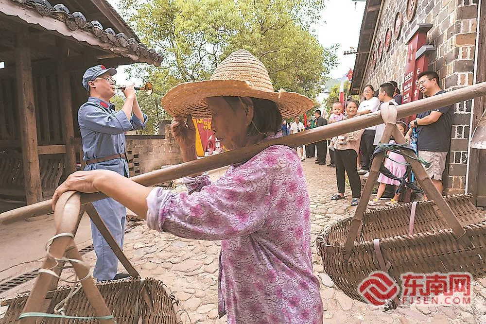 中复村的“新长征” 社会