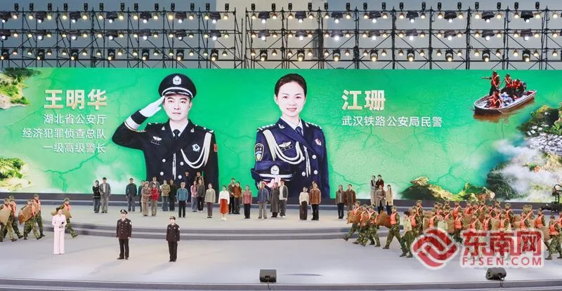 何以中国·当惊世界殊丨大江作证,山河作答 - 配图3