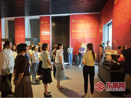 “我们的长征 永远在路上”——“有福之州 她有新声”纪念中国工农红军长征胜利90周年巾帼宣讲基层行活动在榕举办