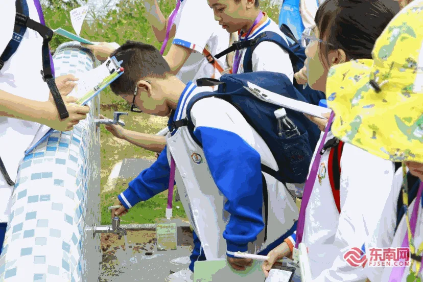 探秘湿地生态 共议友好公园 “榕城小主人”走进乌龙江公园 一米视角为公园建设建言献策 - 配图2