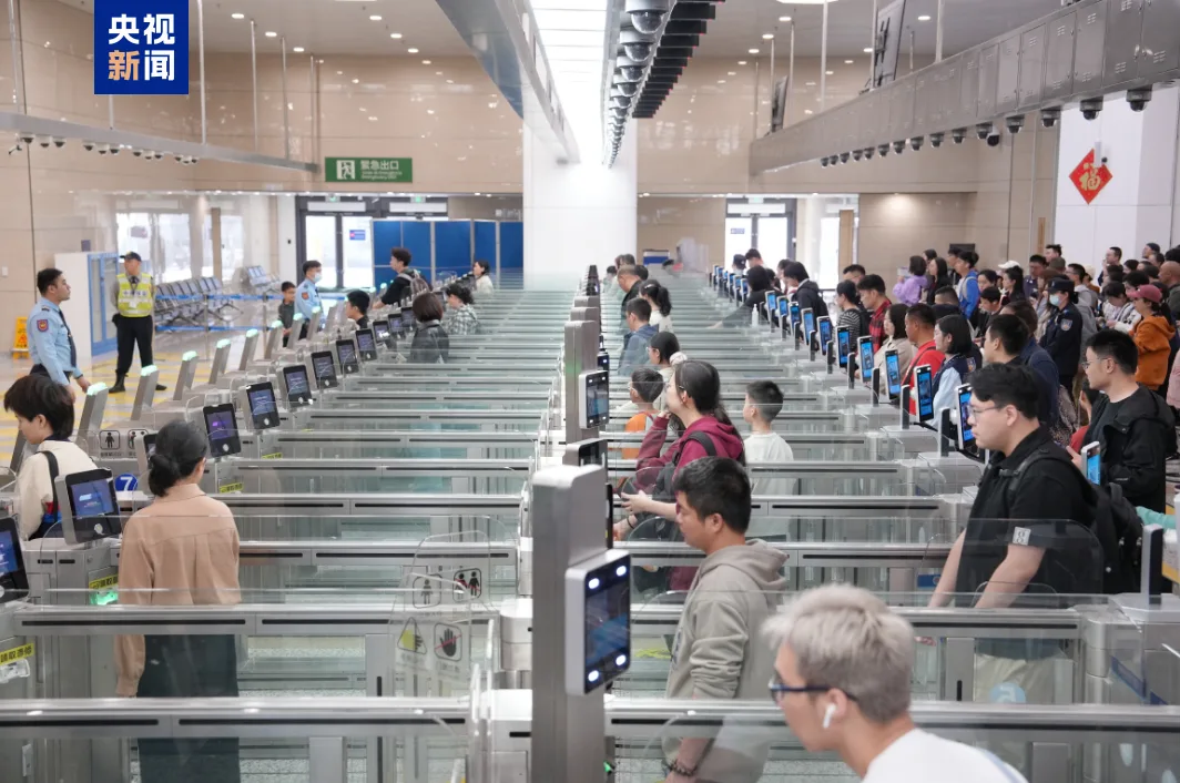 春节假期期间 横琴口岸日均客流预计10万人次