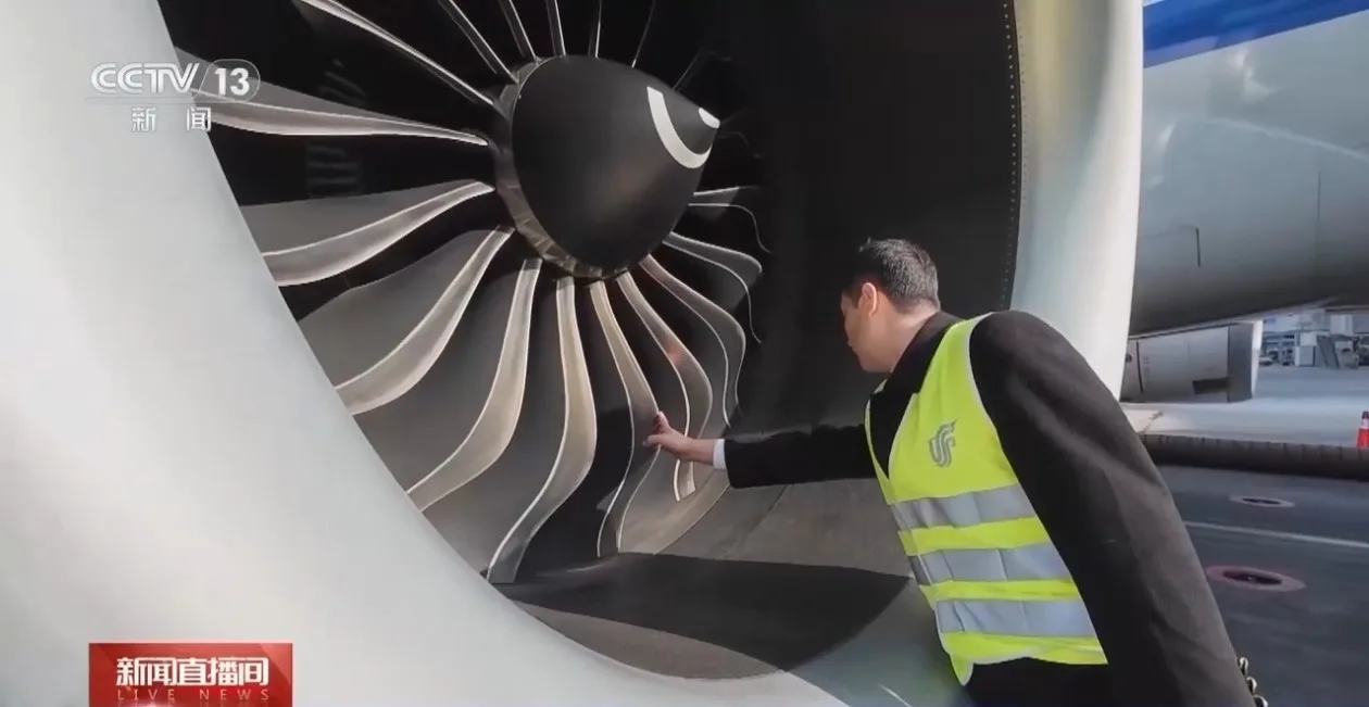 C919机长用每一次精准起落 守护万家团圆