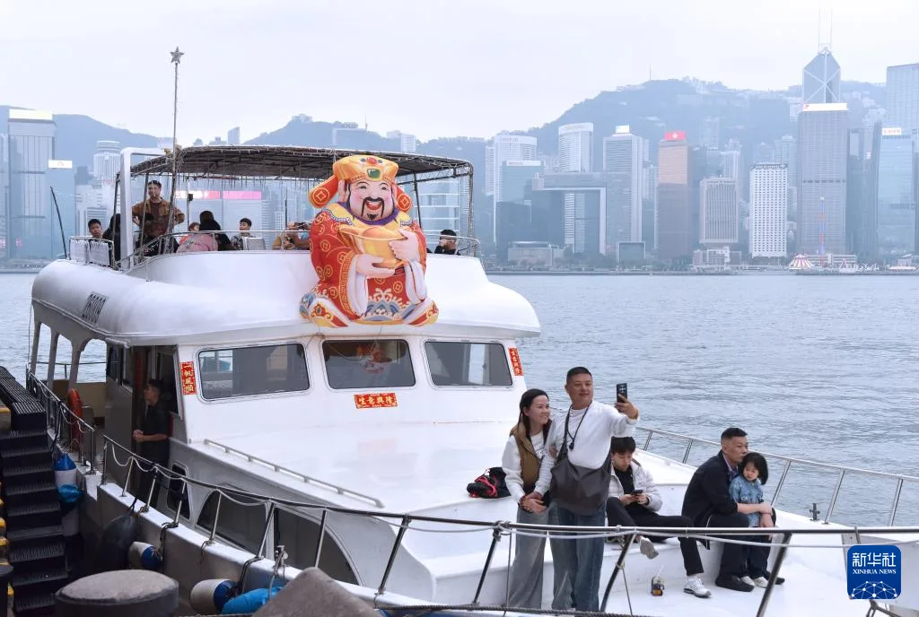 香港春节假期人气旺 超百万人次旅客访港