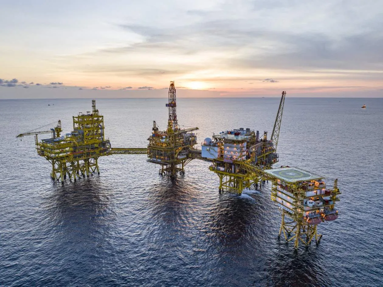 这口气，我们争了30年 ——写在我国首个对外合作气田崖城13-1投产30周年之际