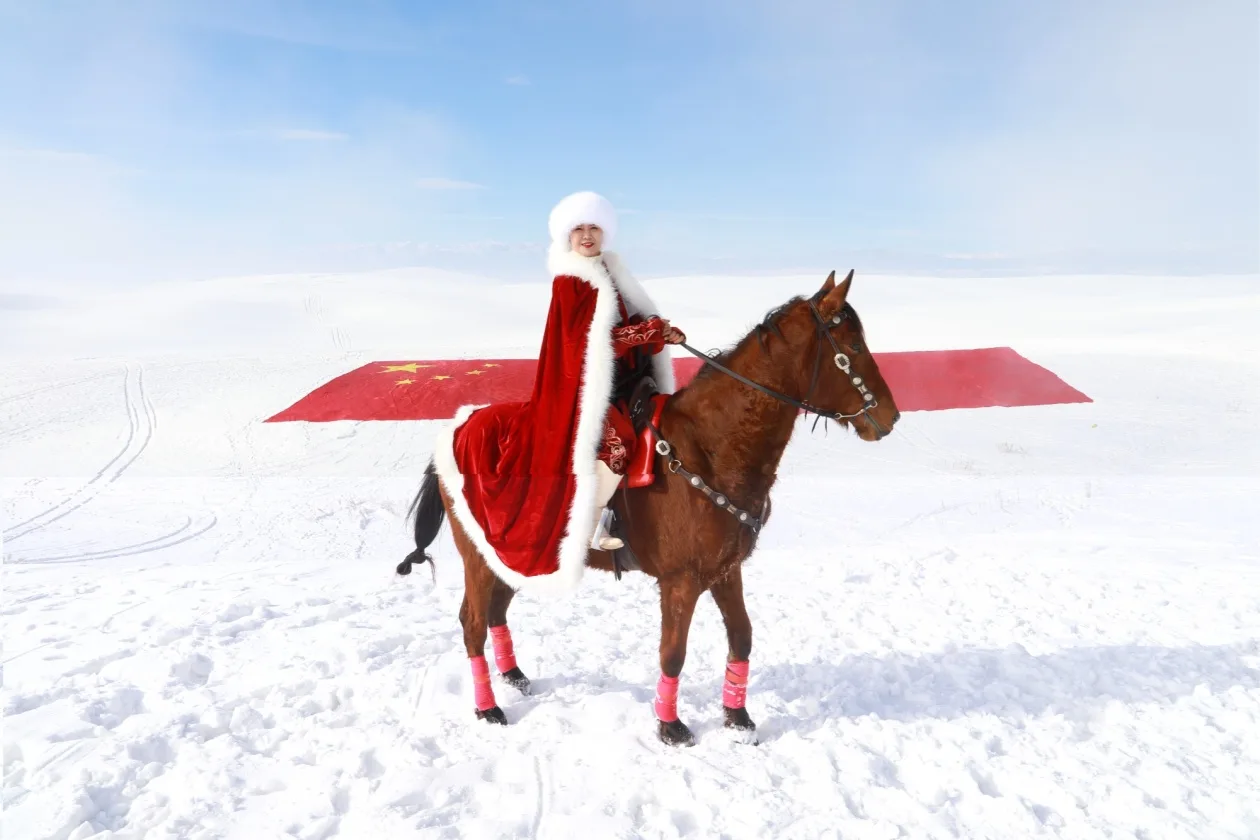 以一身热爱，让世界看见家乡——追记贺娇龙