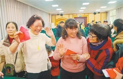 老旧住房如何实现自主更新、原拆原建？记者多地探访