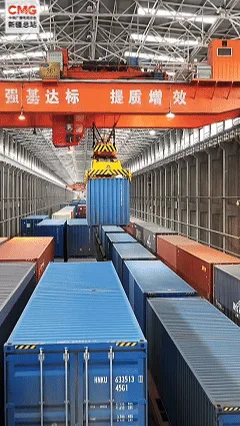 新疆阿拉山口：铁路口岸货运量破390万吨 首季实现开门红