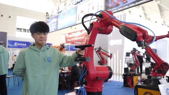 大战略牵引新开局丨巧借春风乘势起 “大消费”跑出新节奏