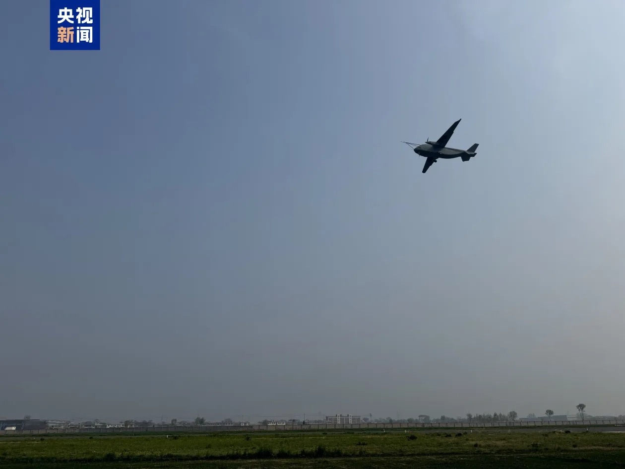 长鹰-8成功首飞 可载重3.5吨的“无人空中重卡”来了