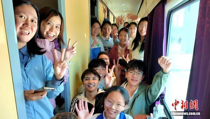 “天路”二十载 搭载西藏少年求学梦
