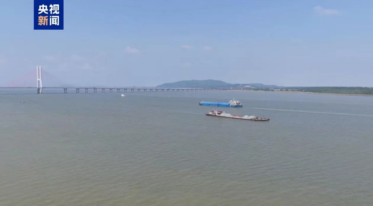 鄱阳湖水位持续下降 跌破14米