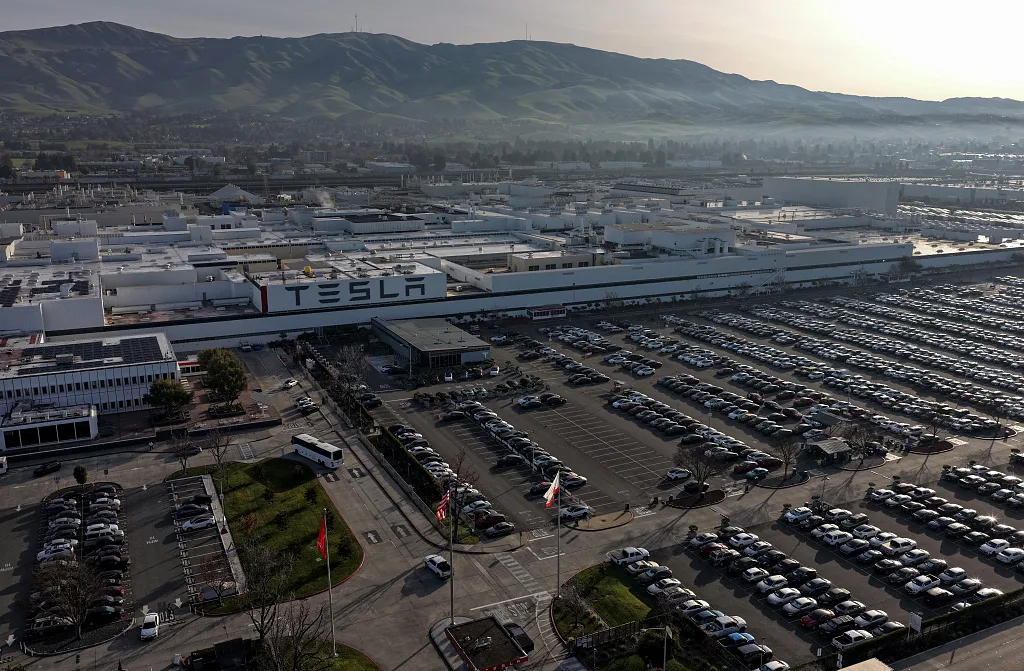 特斯拉转型，“擎天柱链”倚重中国？马斯克：未来营收规模或可达10万亿美元