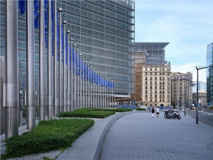 英媒：法国希望英国支付20亿英镑，加入欧盟对乌贷款计划