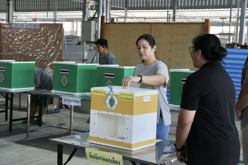 泰国举行国会下议院选举 “橙蓝红”鼎立 组阁恐需政党联合