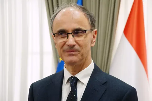 塞尔维亚总理马楚特发表新春祝福：祝兄弟般的中国人民农历新年快乐